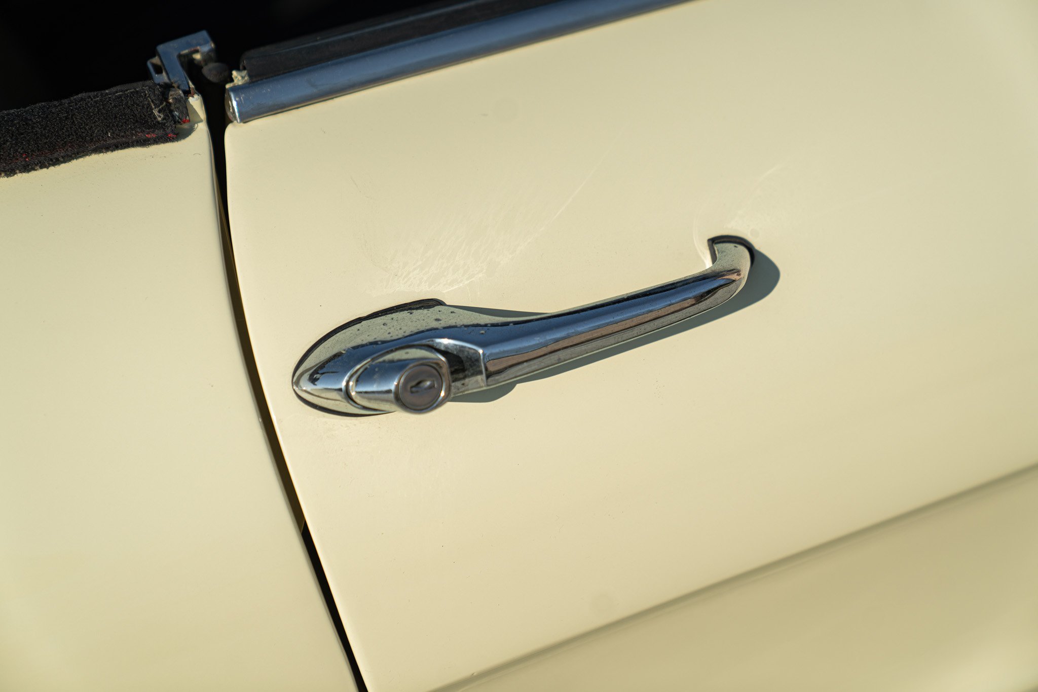Alfa Romeo SPIDER 1750 VELOCE \"OSSO DI SEPPIA\" 