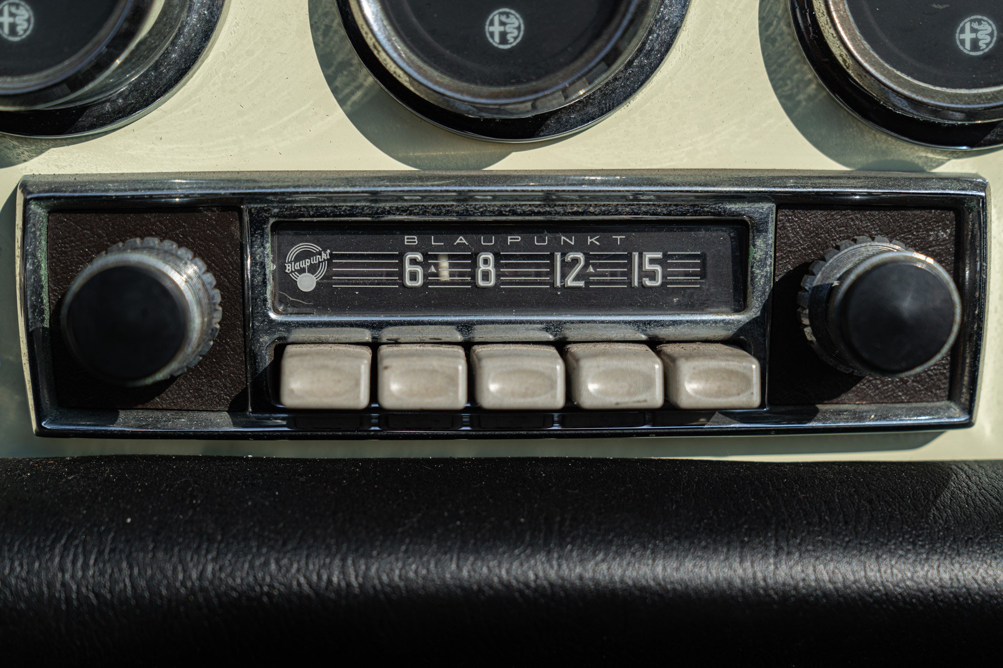 Alfa Romeo SPIDER 1750 VELOCE \"OSSO DI SEPPIA\" 