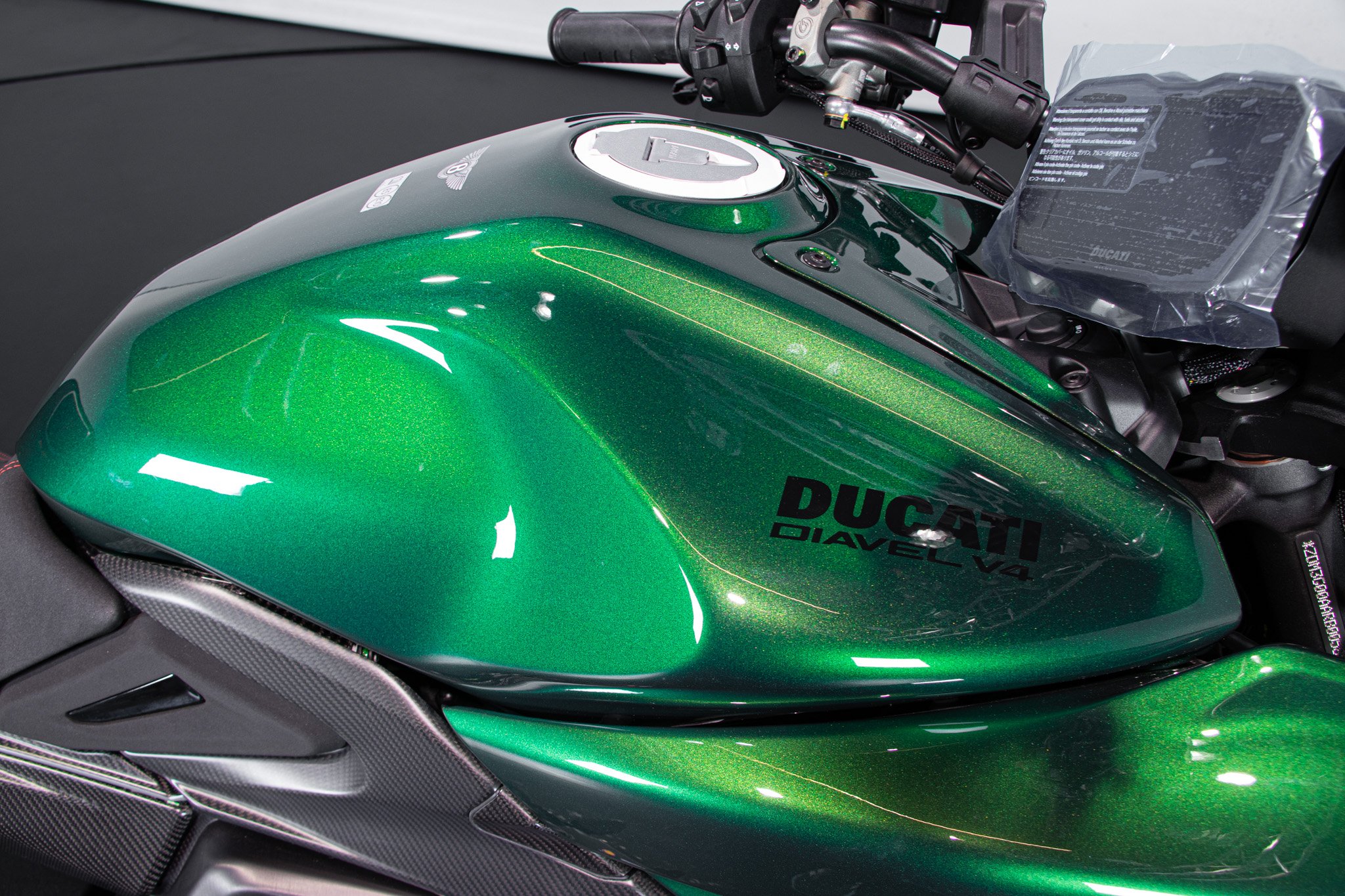 Ducati DUCATI DIAVEL V4 BENTLEY 