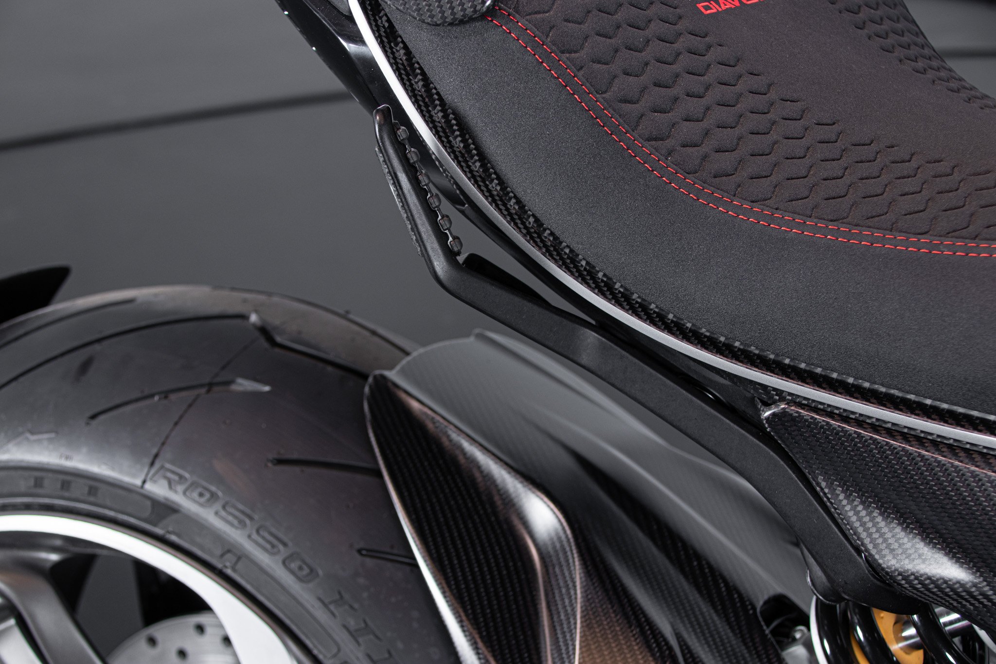 Ducati DUCATI DIAVEL V4 BENTLEY 