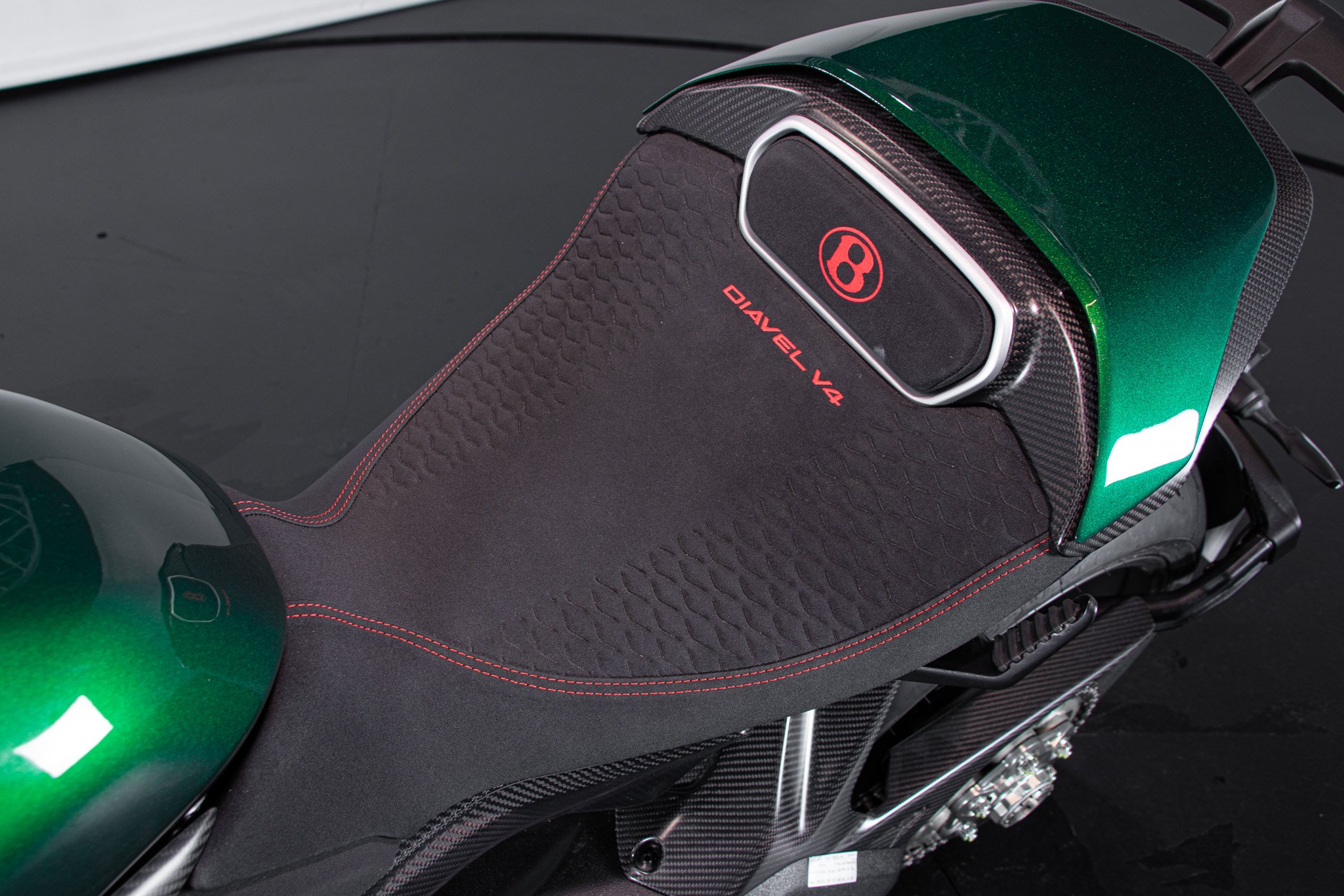Ducati DUCATI DIAVEL V4 BENTLEY 