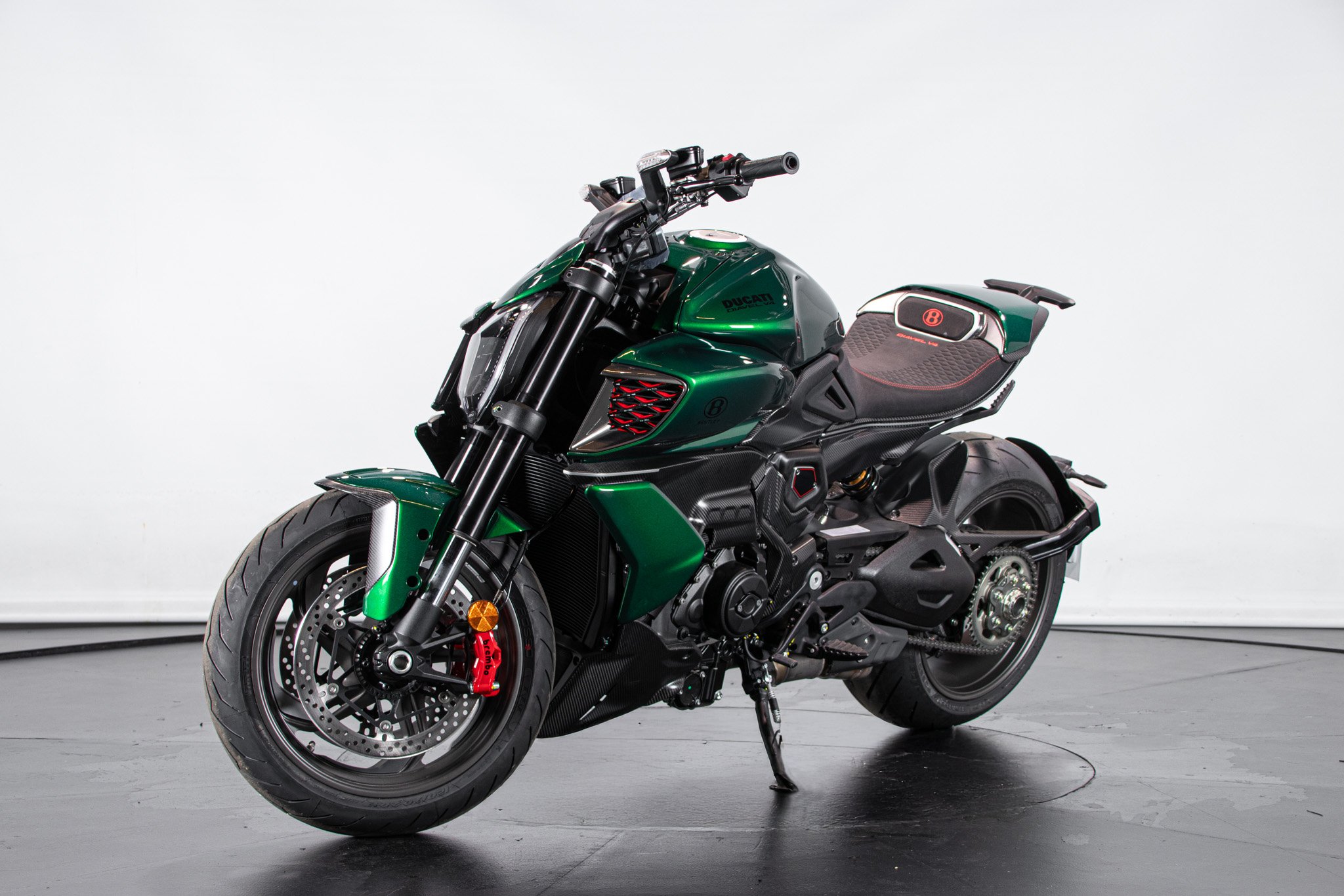 Ducati DUCATI DIAVEL V4 BENTLEY 