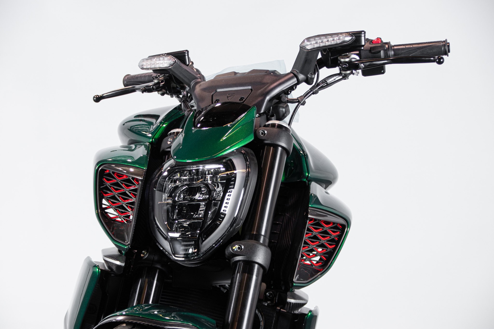 Ducati DUCATI DIAVEL V4 BENTLEY 
