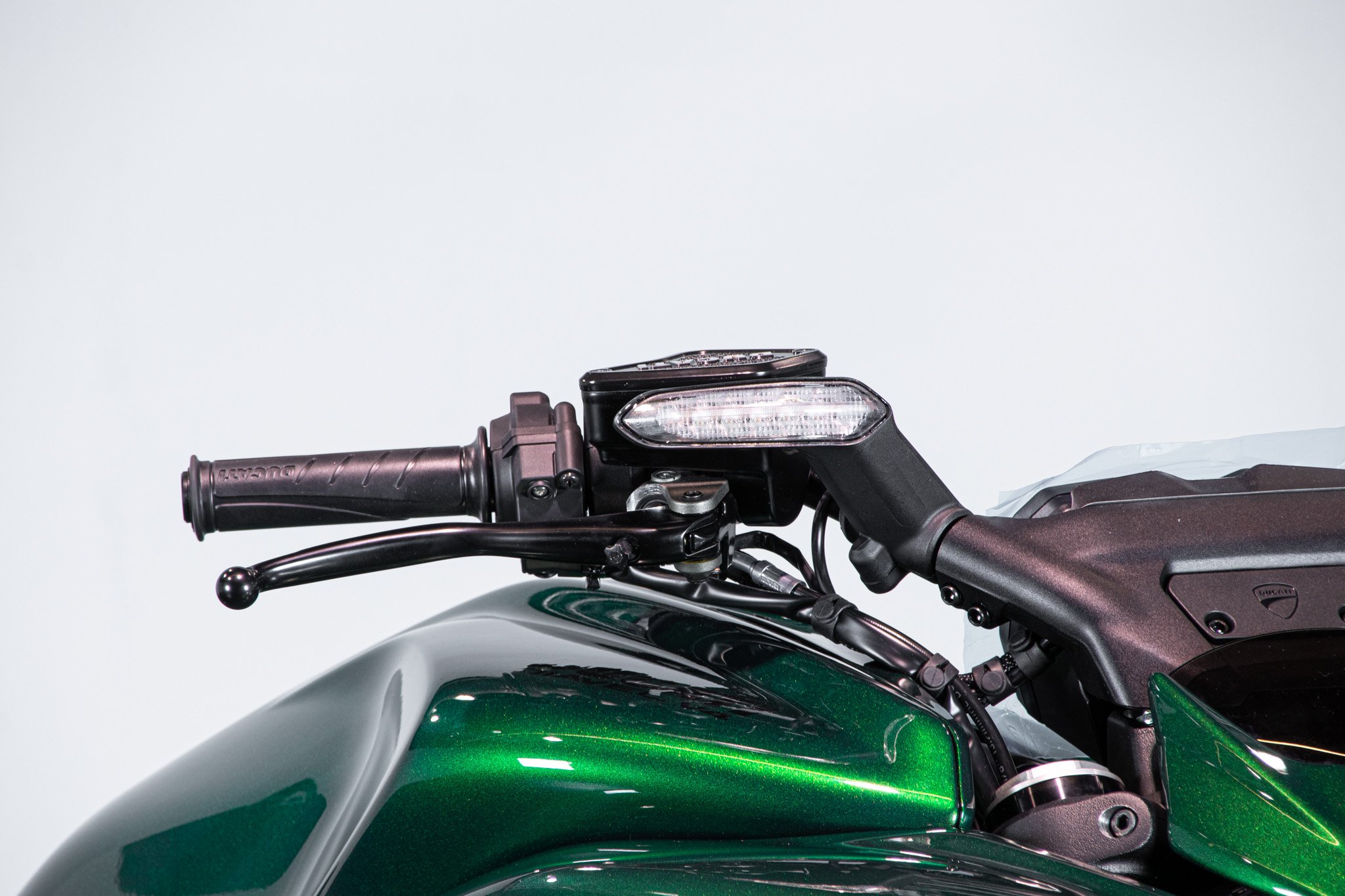 Ducati DUCATI DIAVEL V4 BENTLEY 