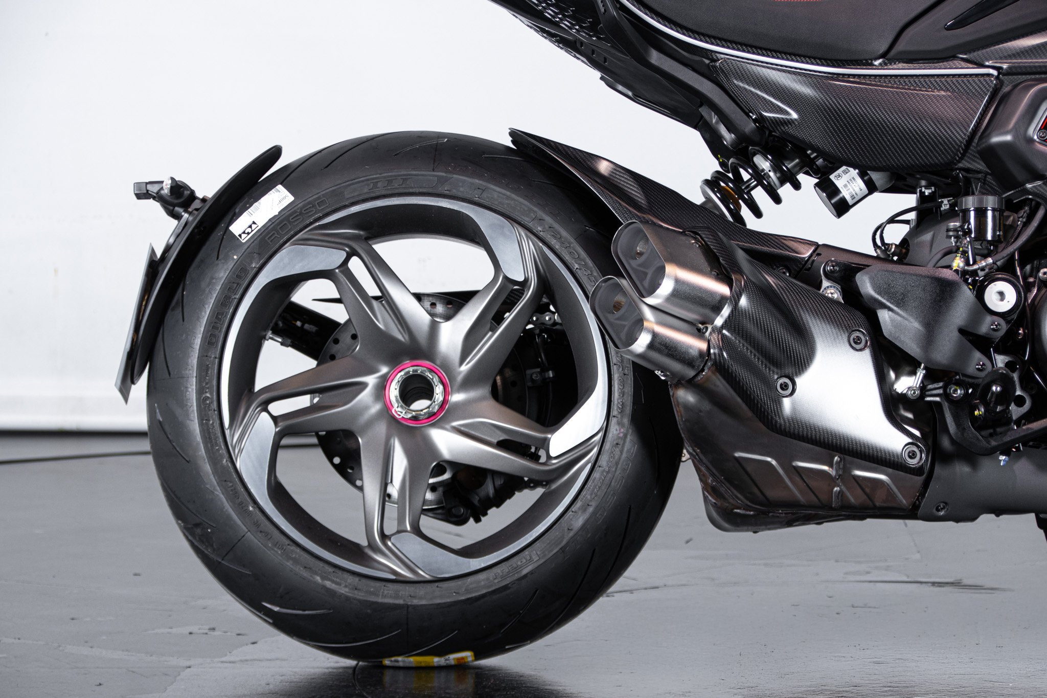 Ducati DUCATI DIAVEL V4 BENTLEY 