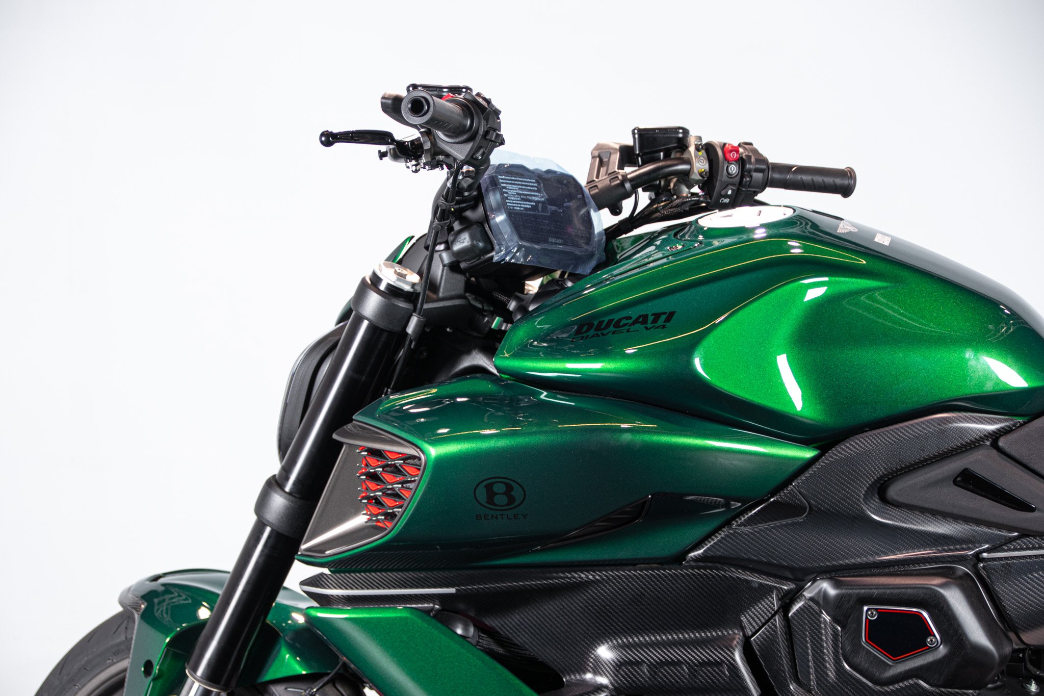 Ducati DUCATI DIAVEL V4 BENTLEY 