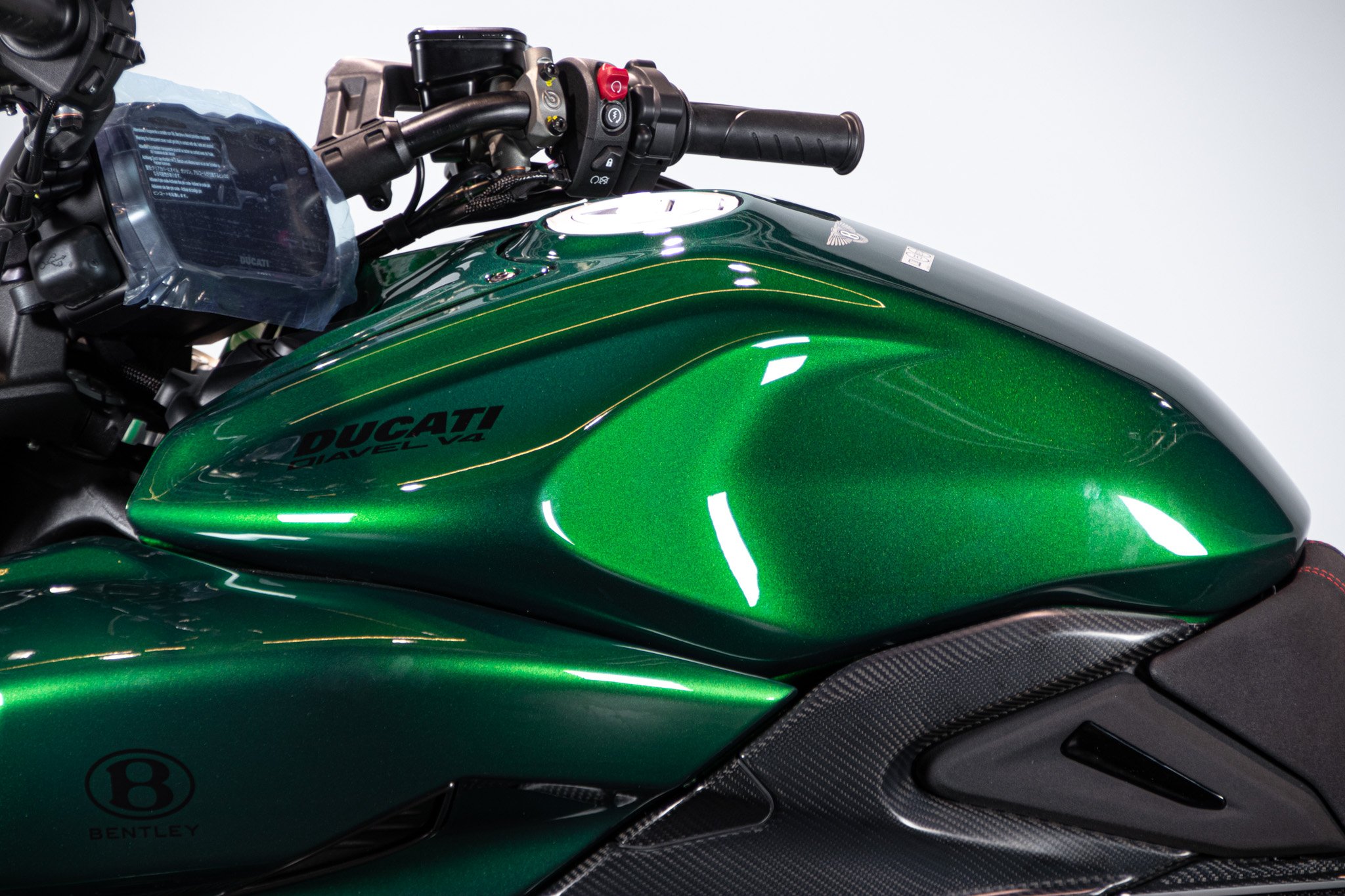 Ducati DUCATI DIAVEL V4 BENTLEY 
