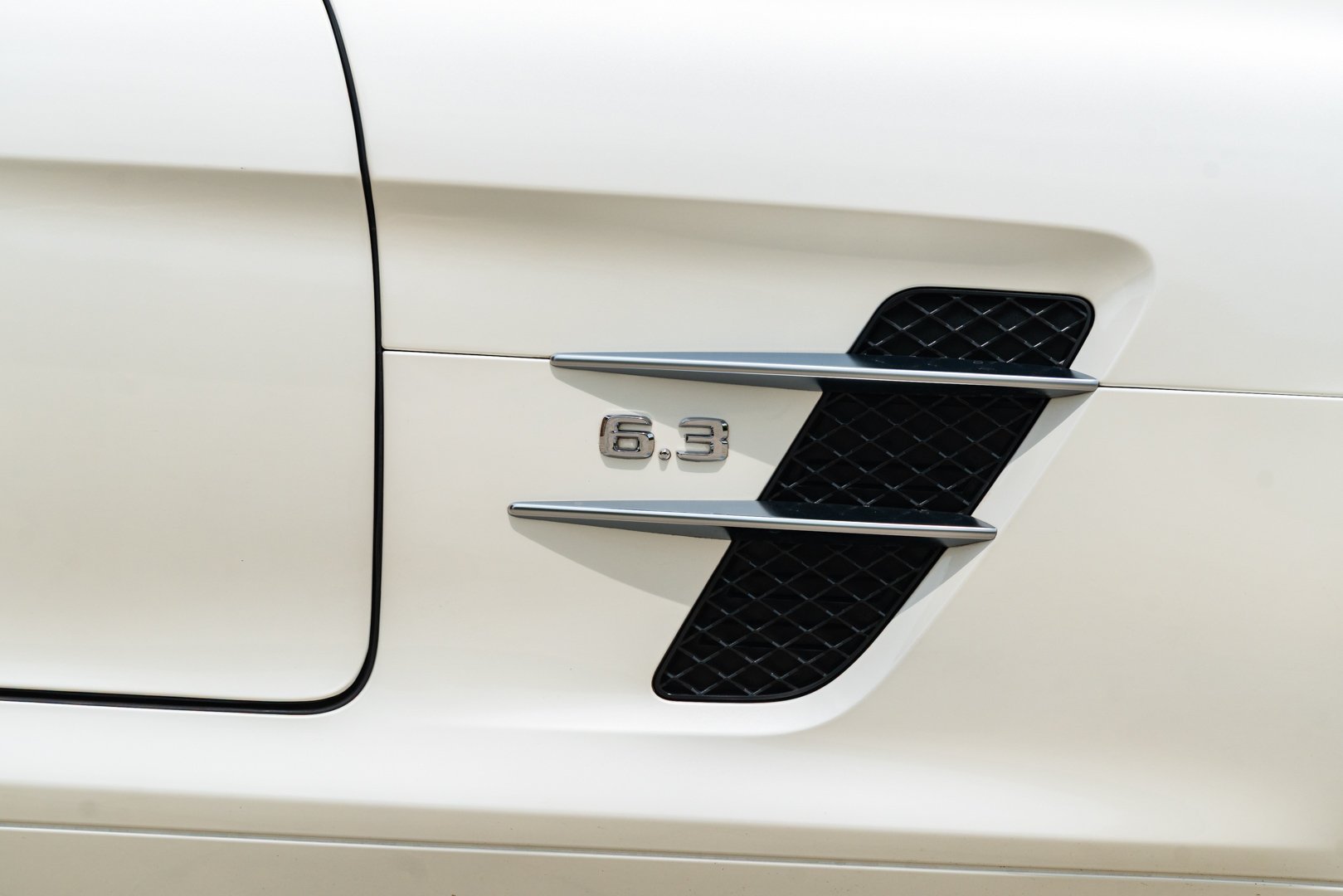 Mercedes Benz SLS AMG 