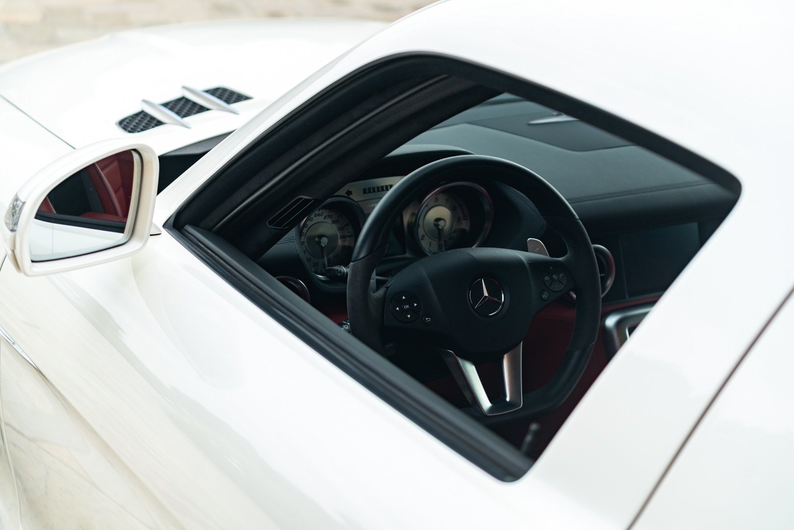 Mercedes Benz SLS AMG 