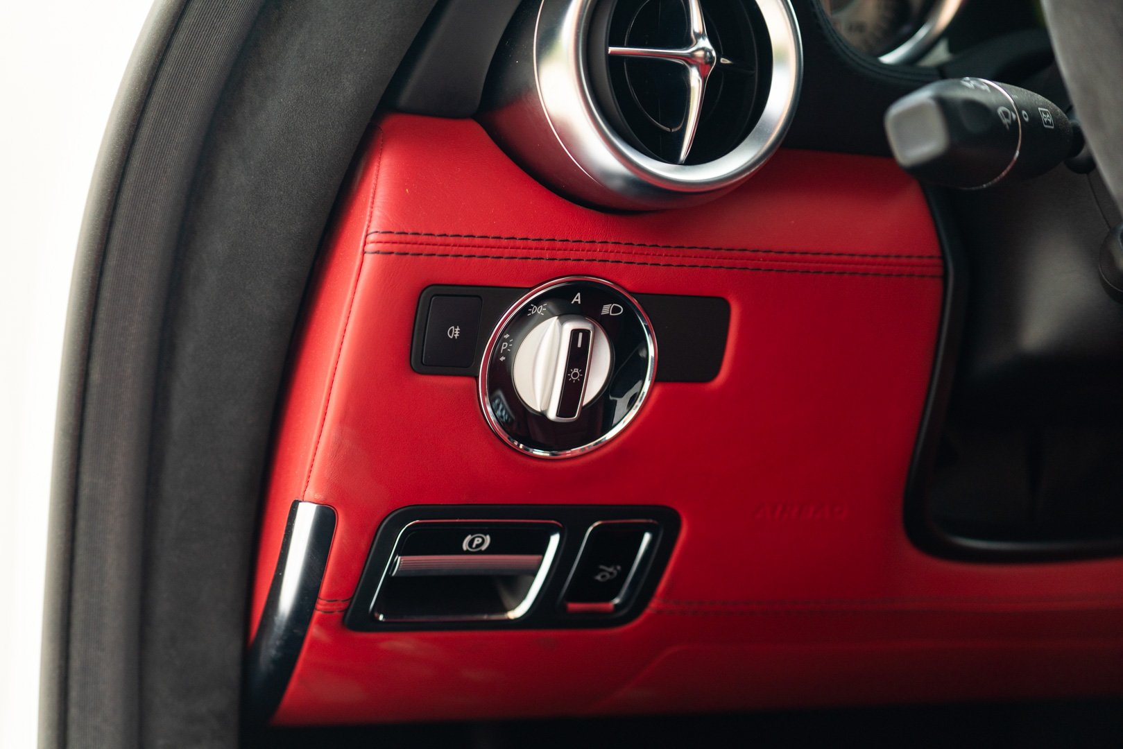 Mercedes Benz SLS AMG 