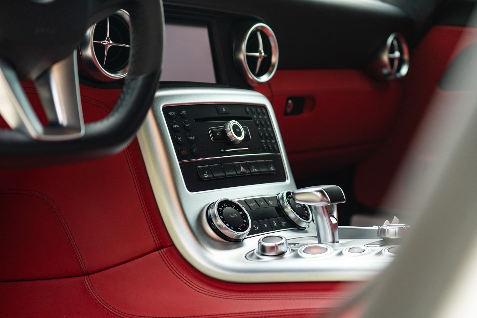 Mercedes Benz SLS AMG 