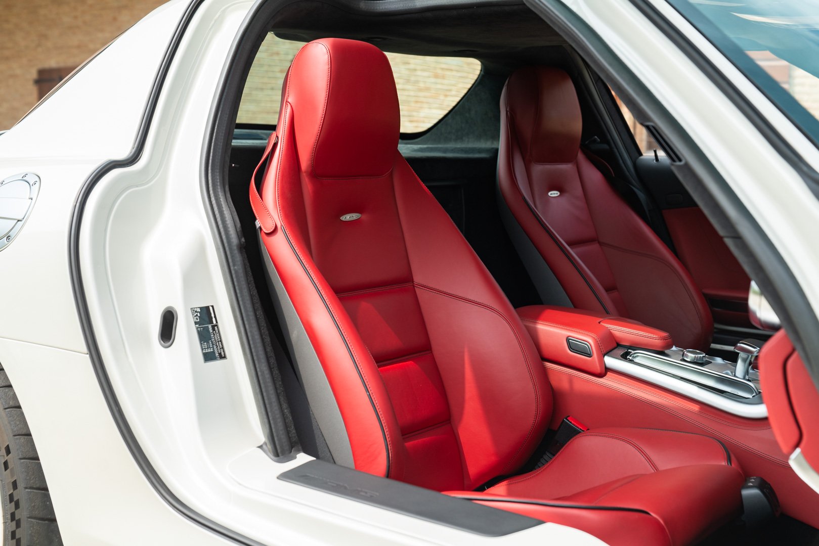 Mercedes Benz SLS AMG 