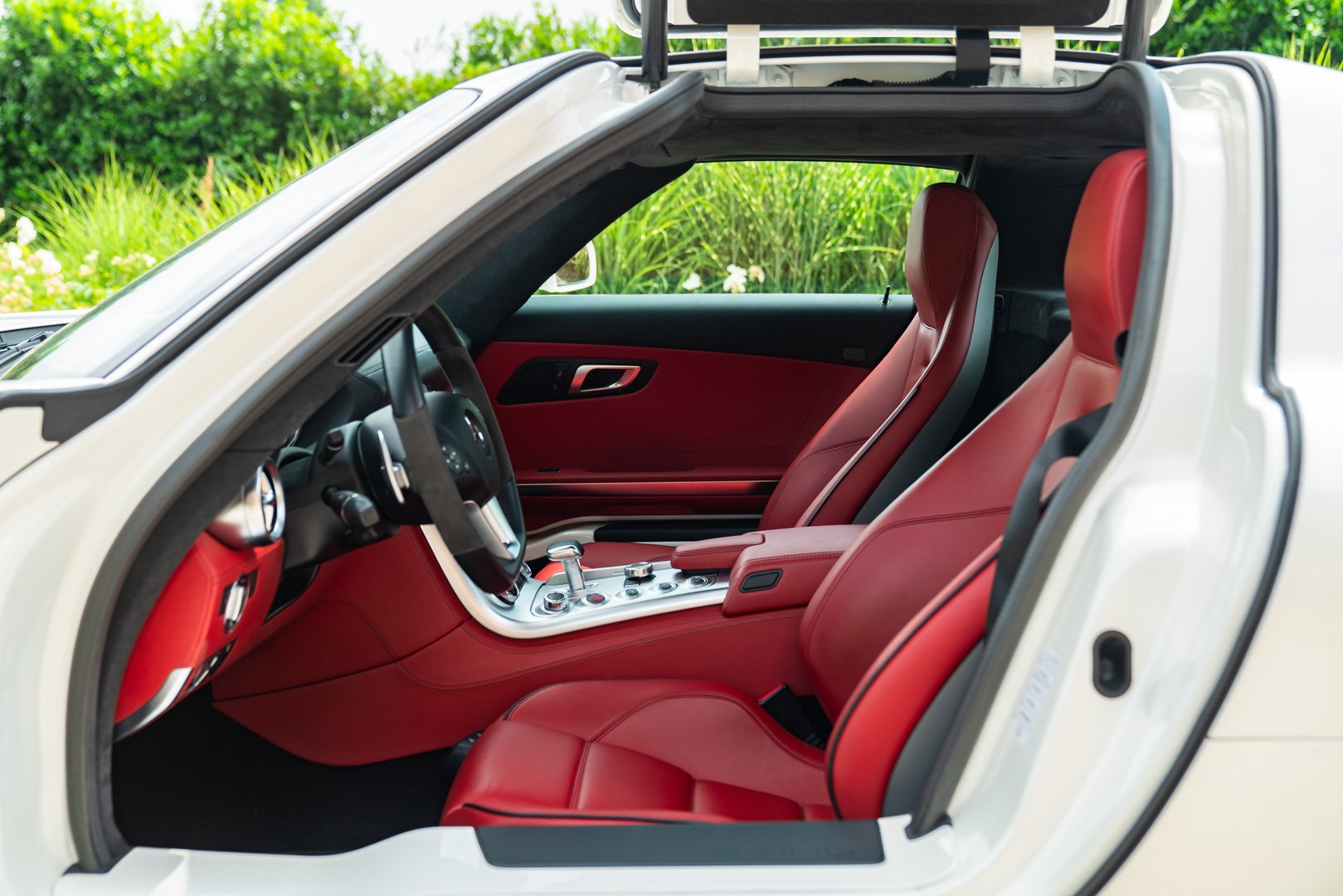 Mercedes Benz SLS AMG 