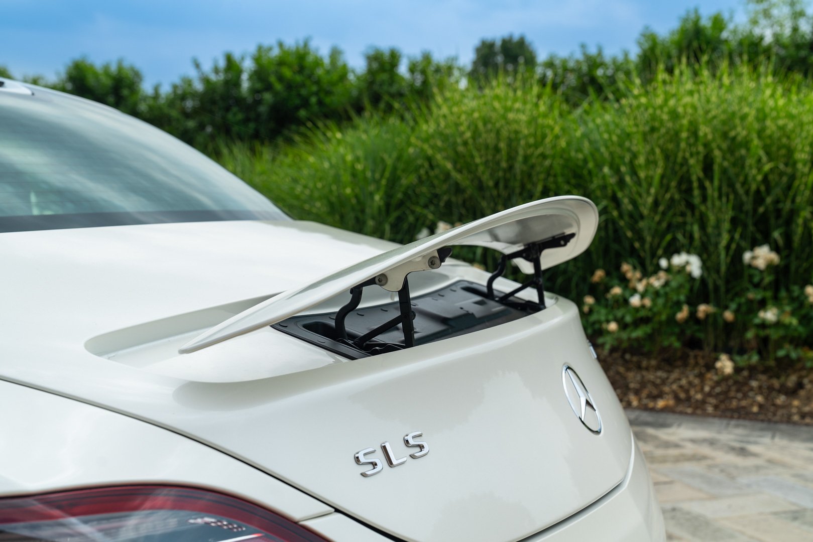 Mercedes Benz SLS AMG 