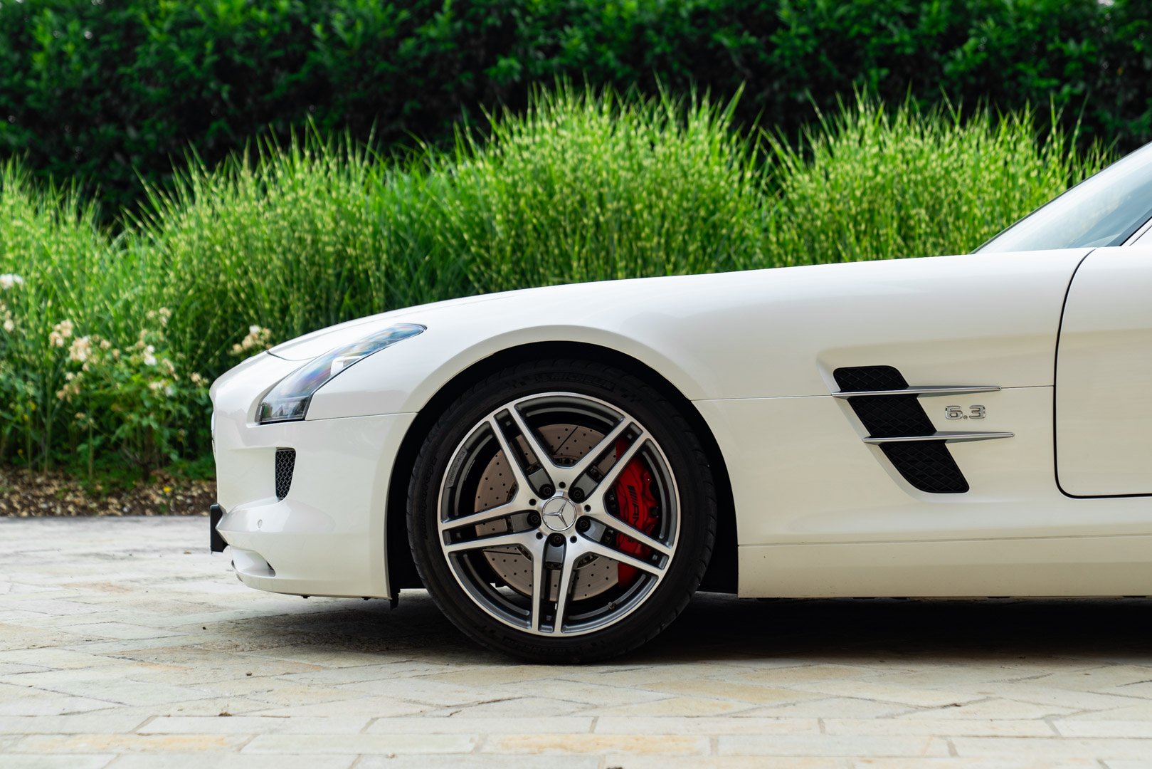 Mercedes Benz SLS AMG 