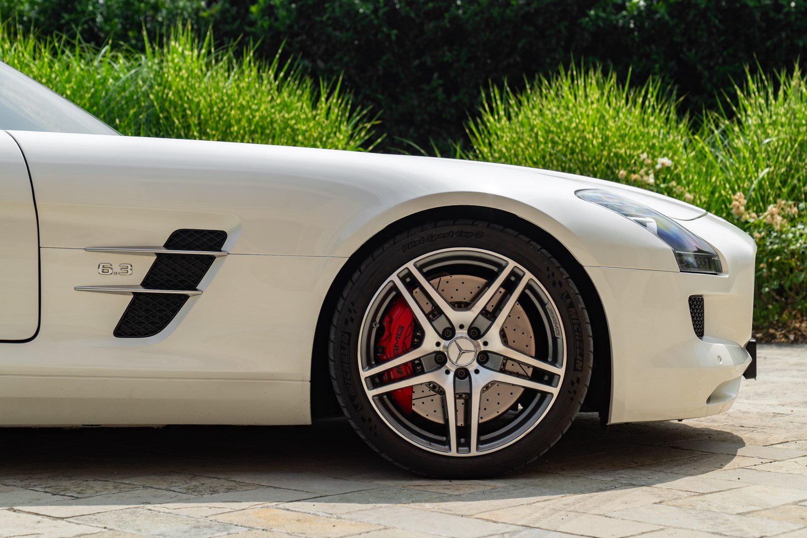 Mercedes Benz SLS AMG 