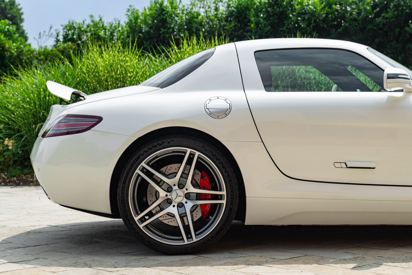Mercedes Benz SLS AMG 