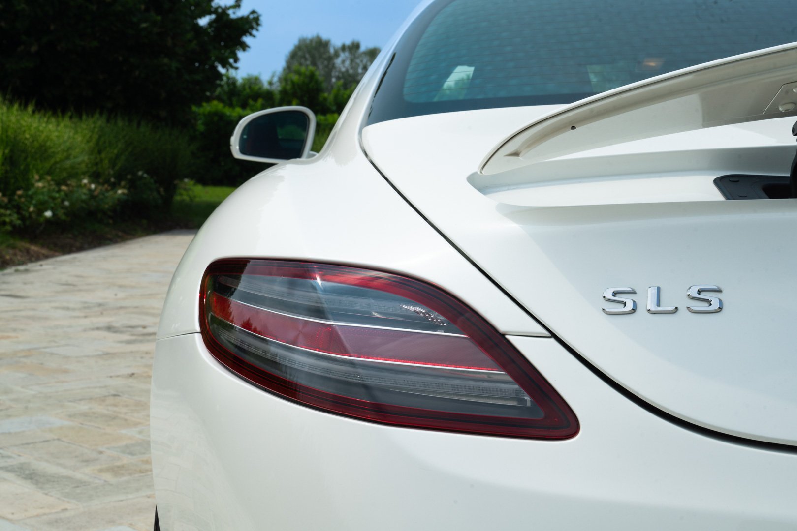 Mercedes Benz SLS AMG 