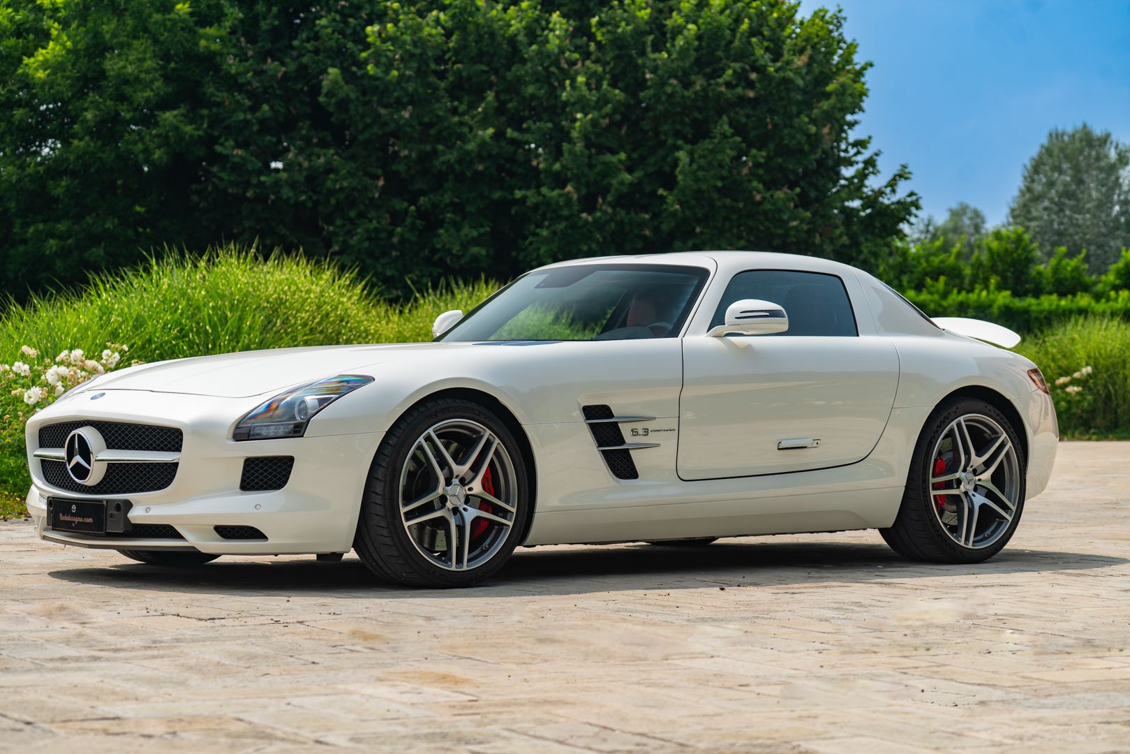 Mercedes Benz SLS AMG 