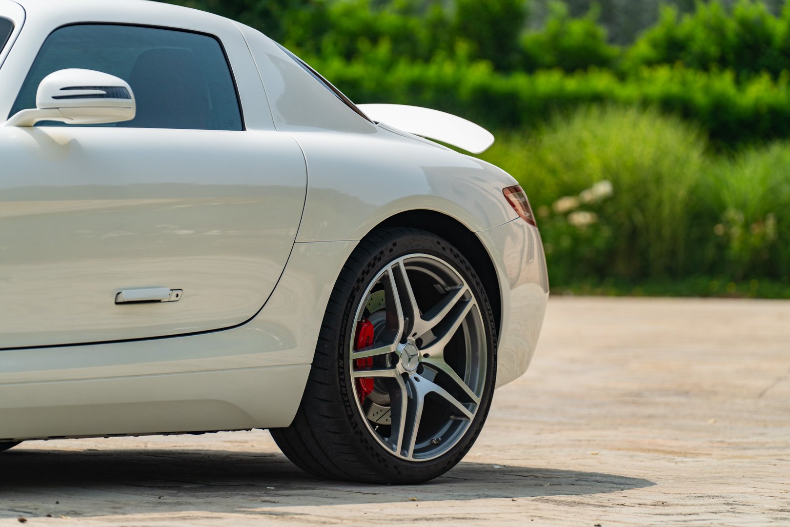 Mercedes Benz SLS AMG 