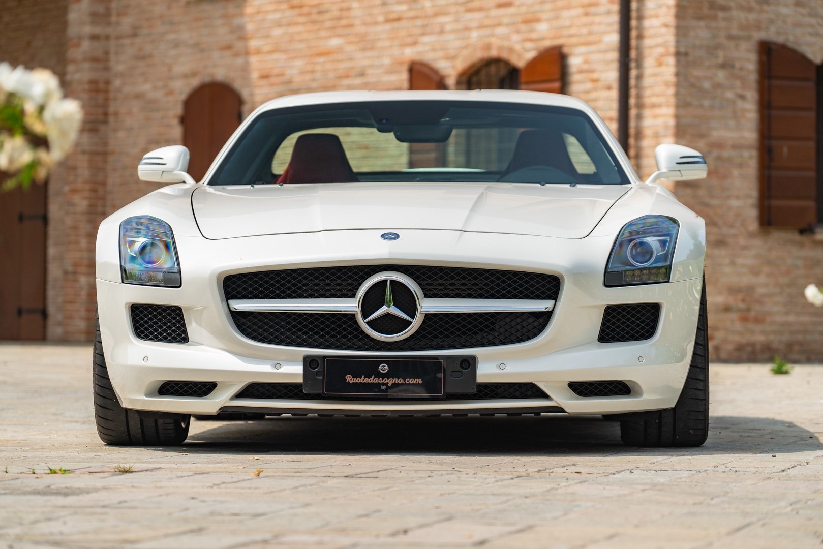 Mercedes Benz SLS AMG 