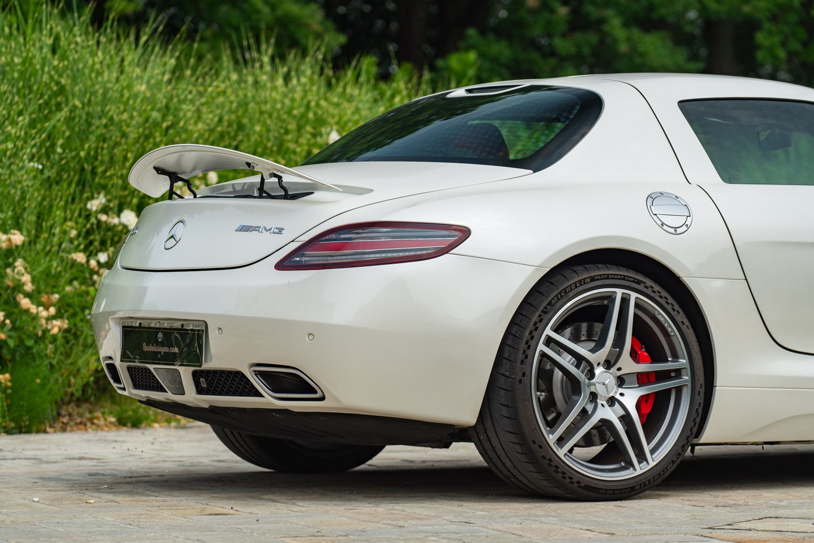 Mercedes Benz SLS AMG 