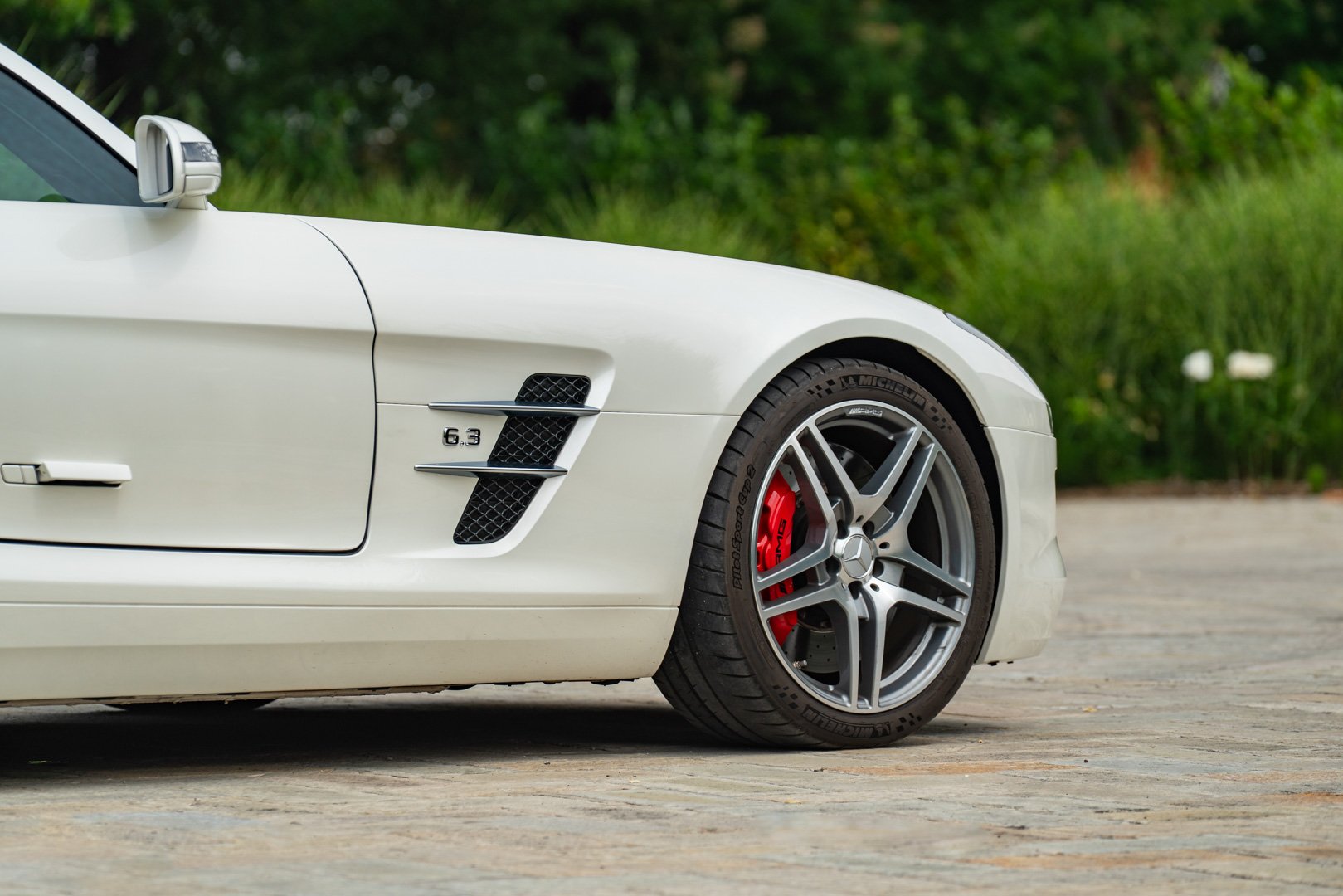 Mercedes Benz SLS AMG 