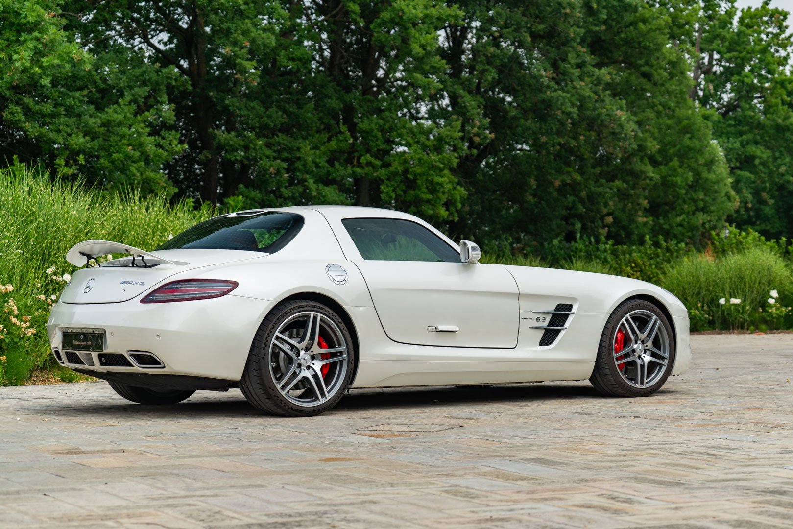 Mercedes Benz SLS AMG 