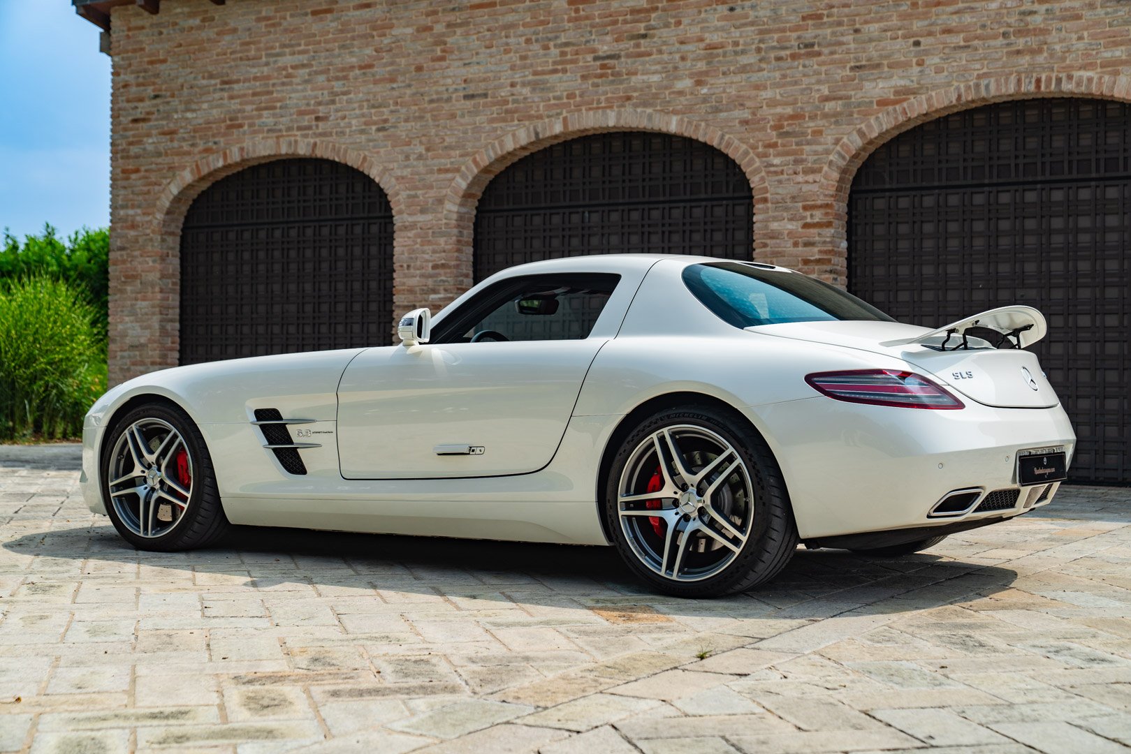 Mercedes Benz SLS AMG 