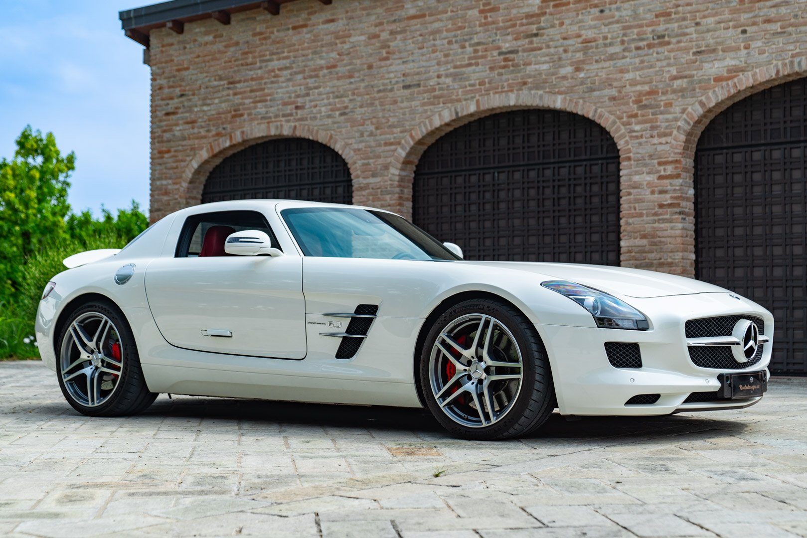 Mercedes Benz SLS AMG 