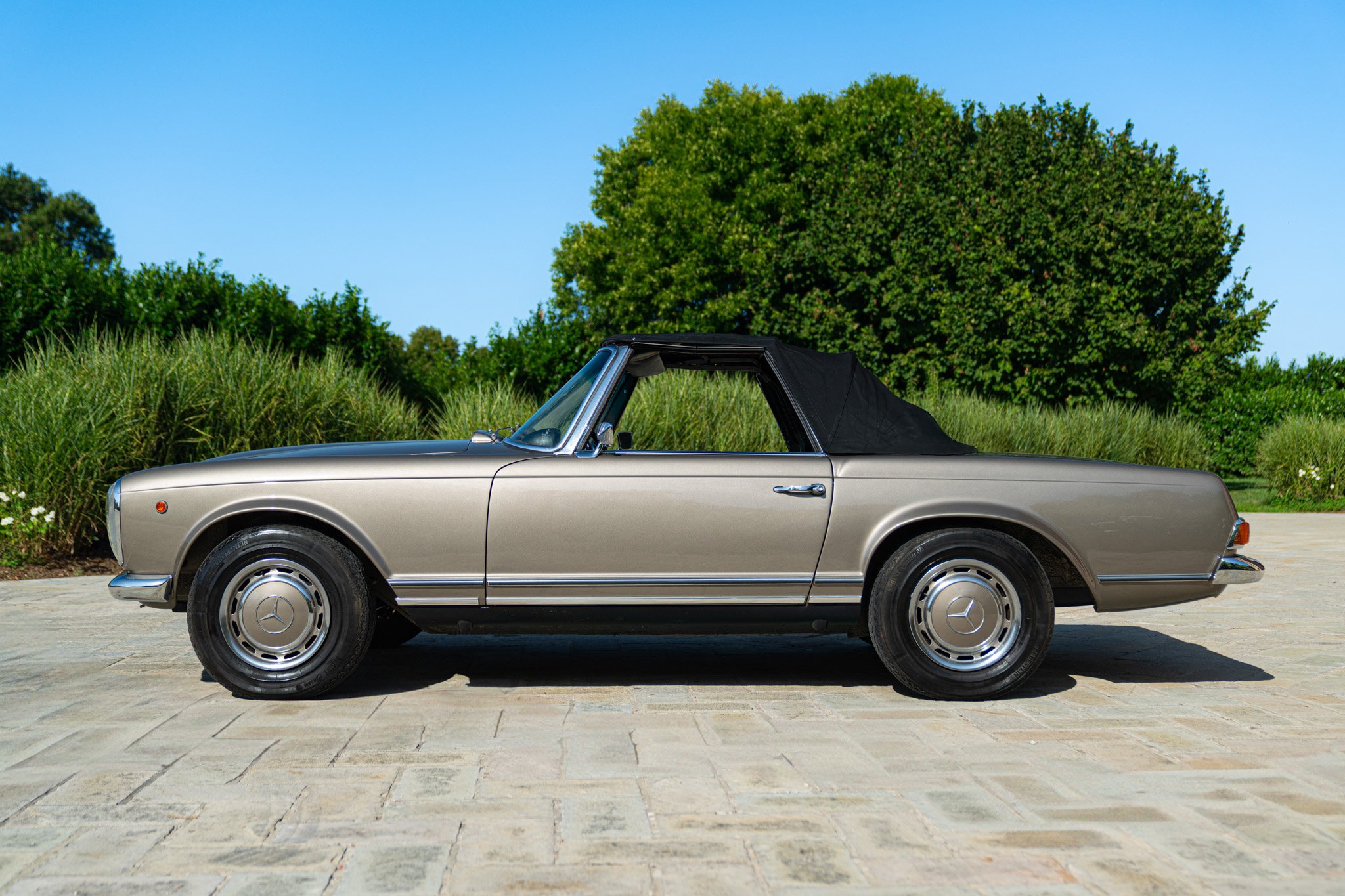Mercedes Benz 280 SL 