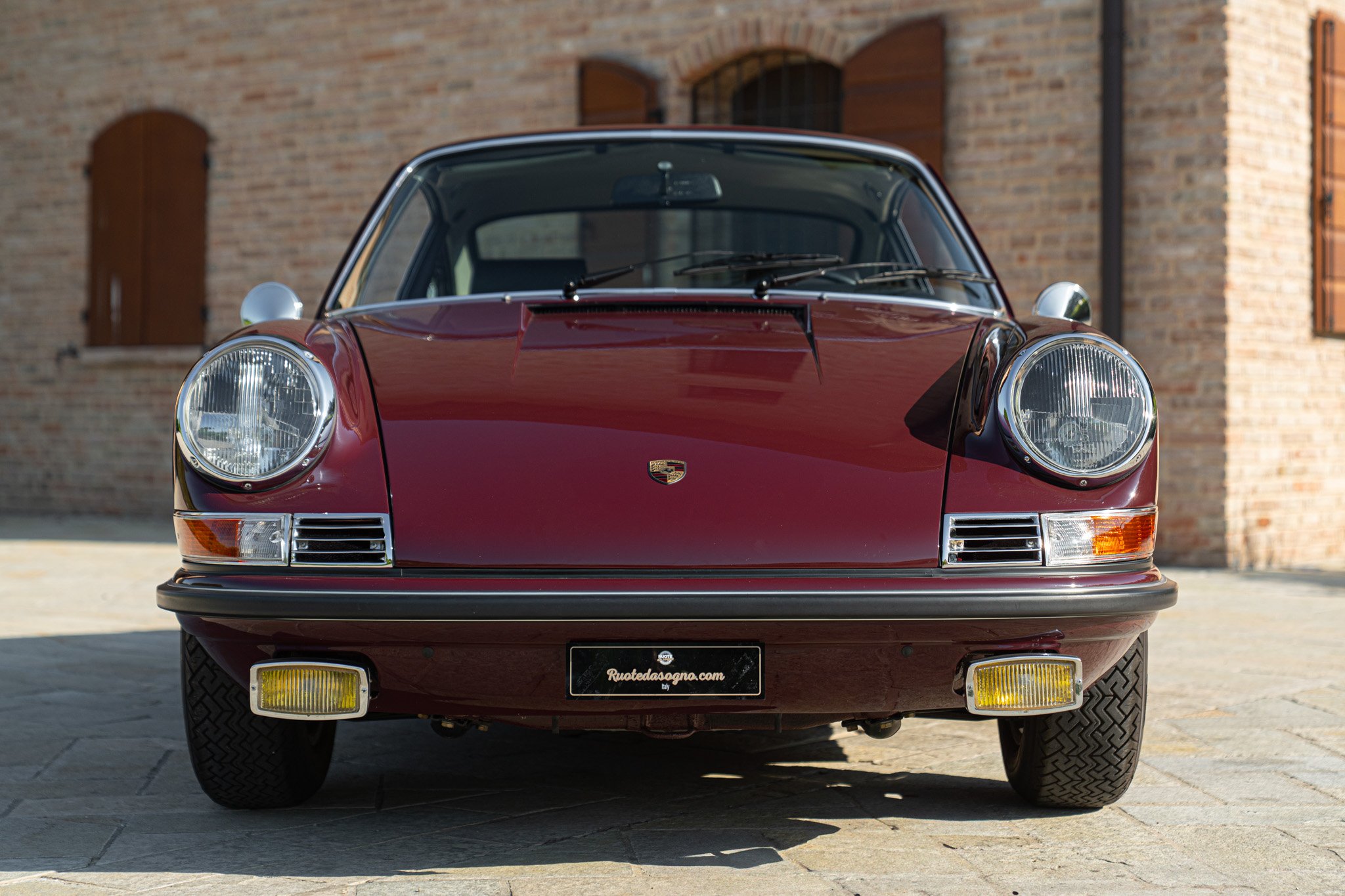Porsche 911 2.2 S           