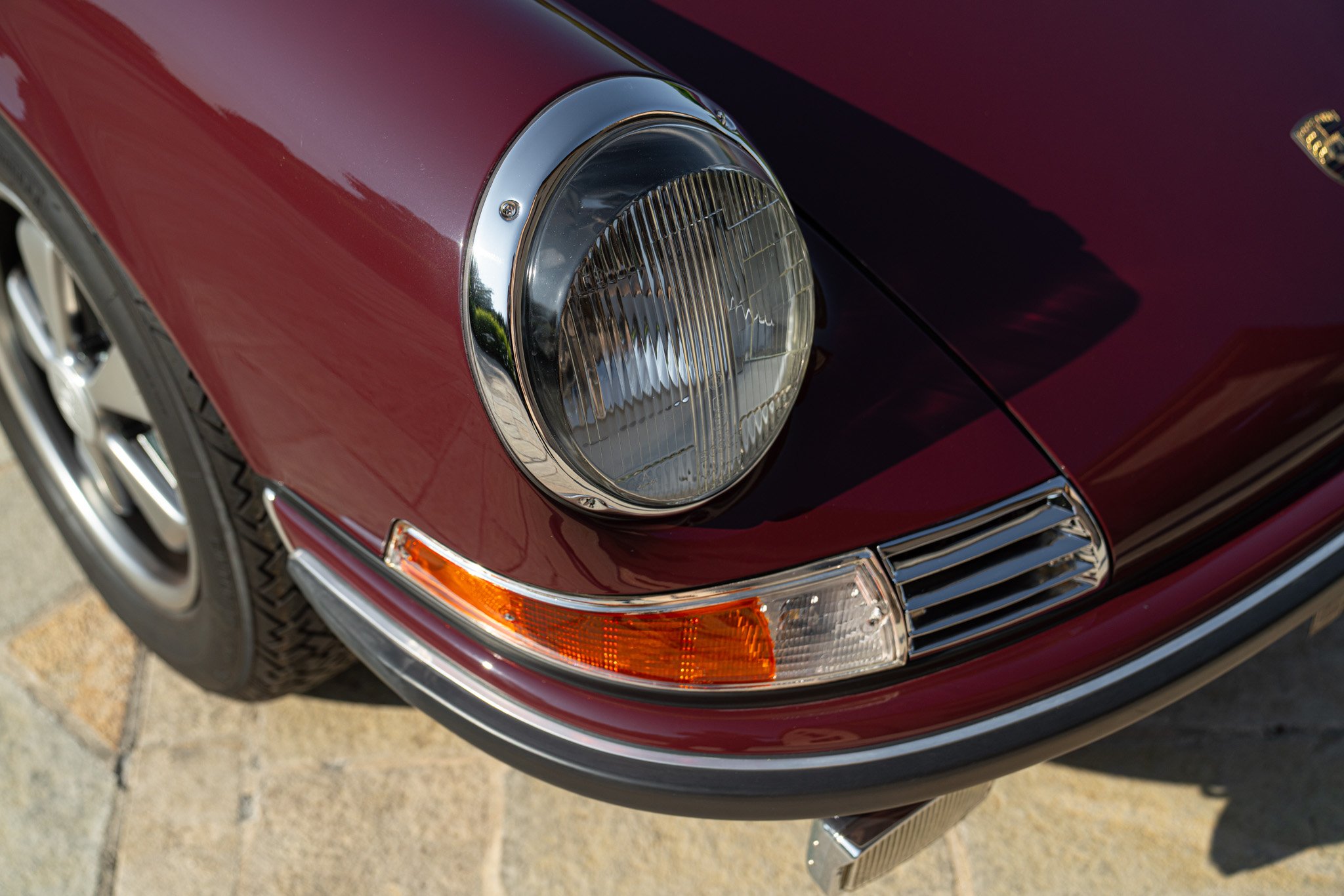 Porsche 911 2.2 S           