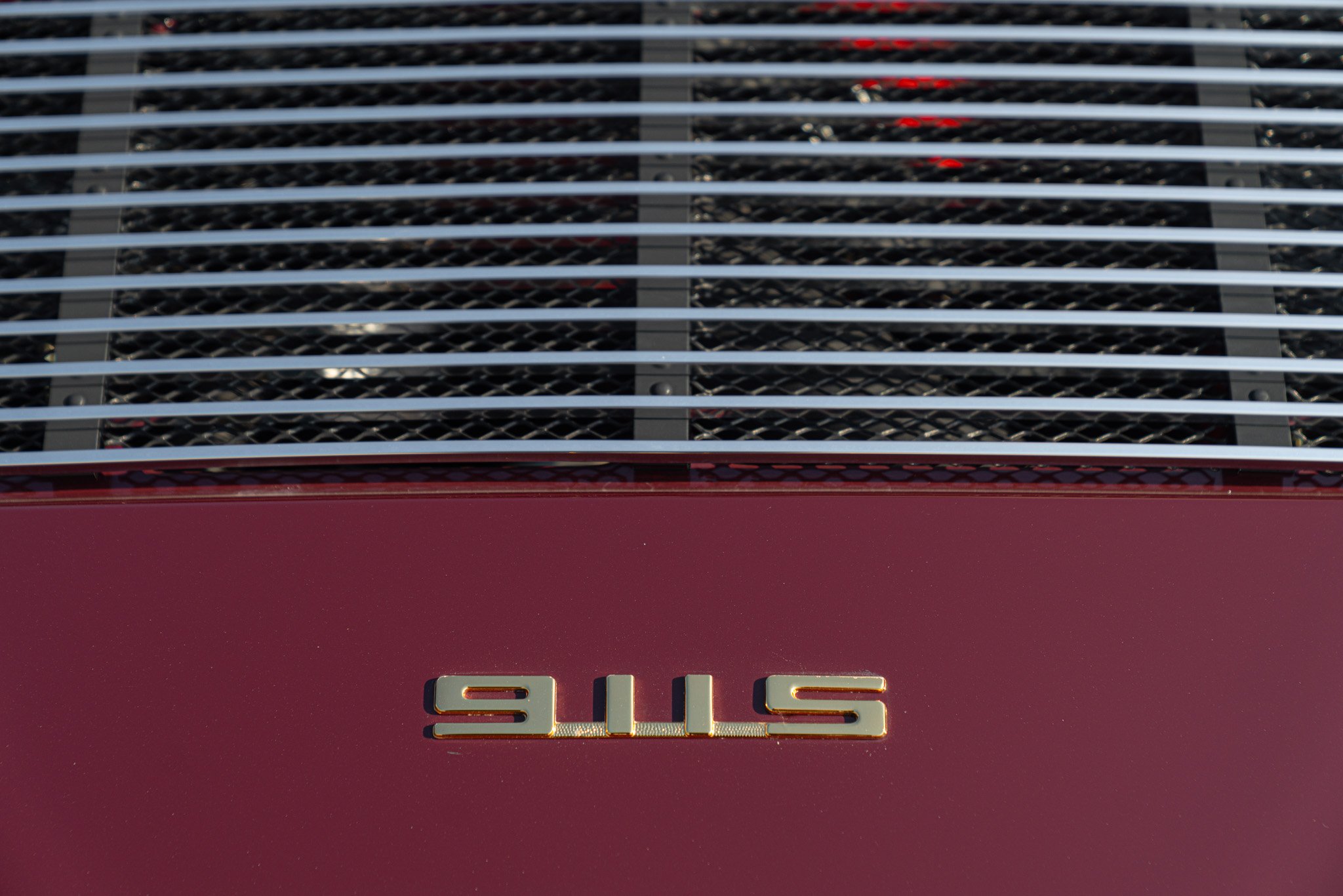 Porsche 911 2.2 S           
