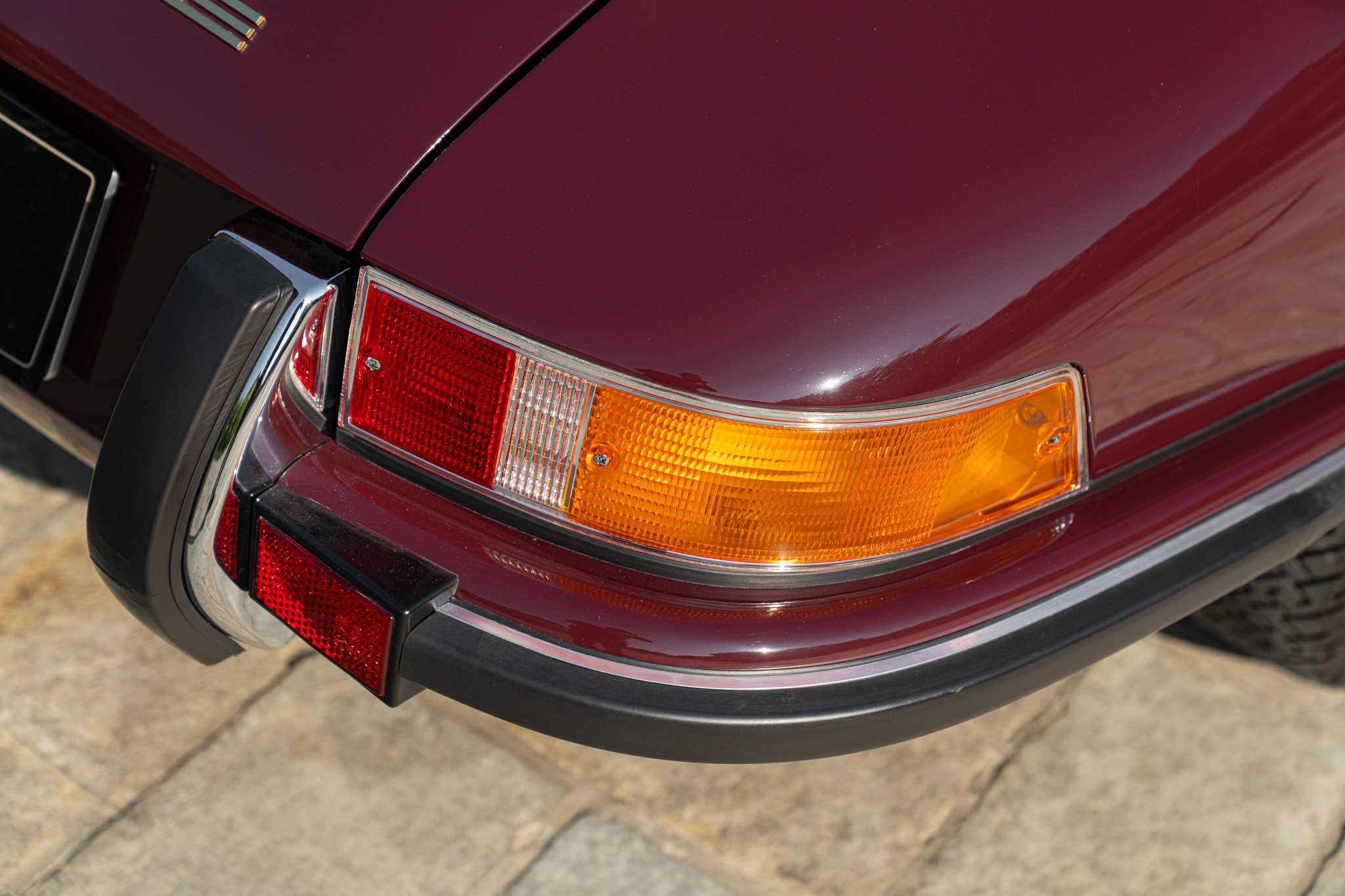 Porsche 911 2.2 S           