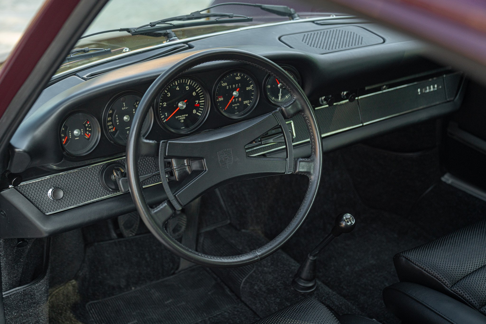 Porsche 911 2.2 S           