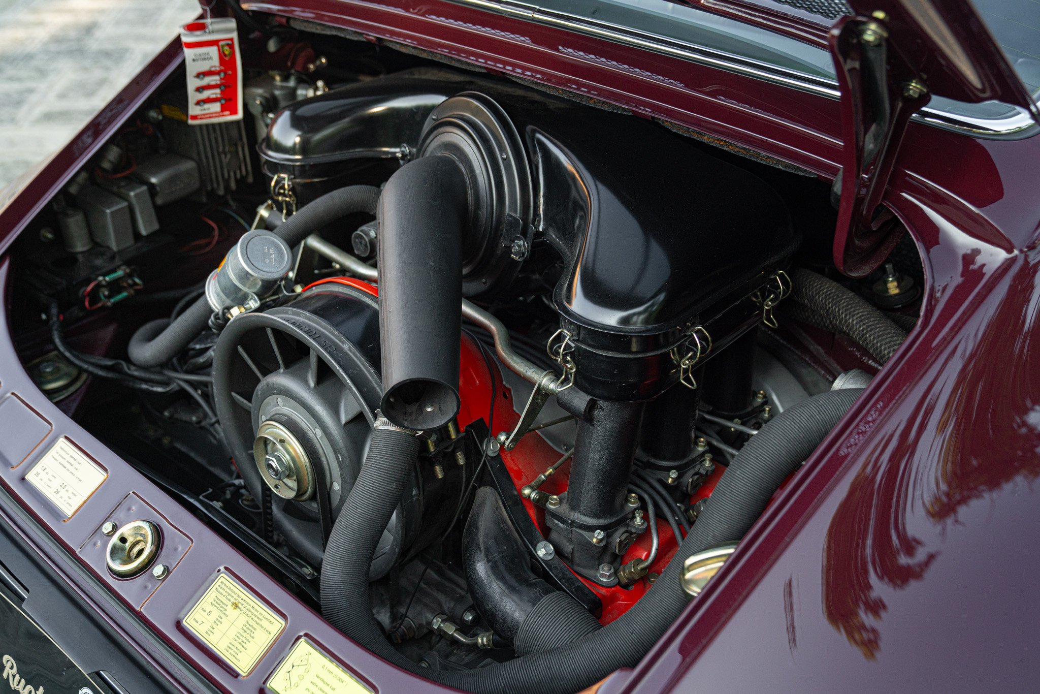Porsche 911 2.2 S           