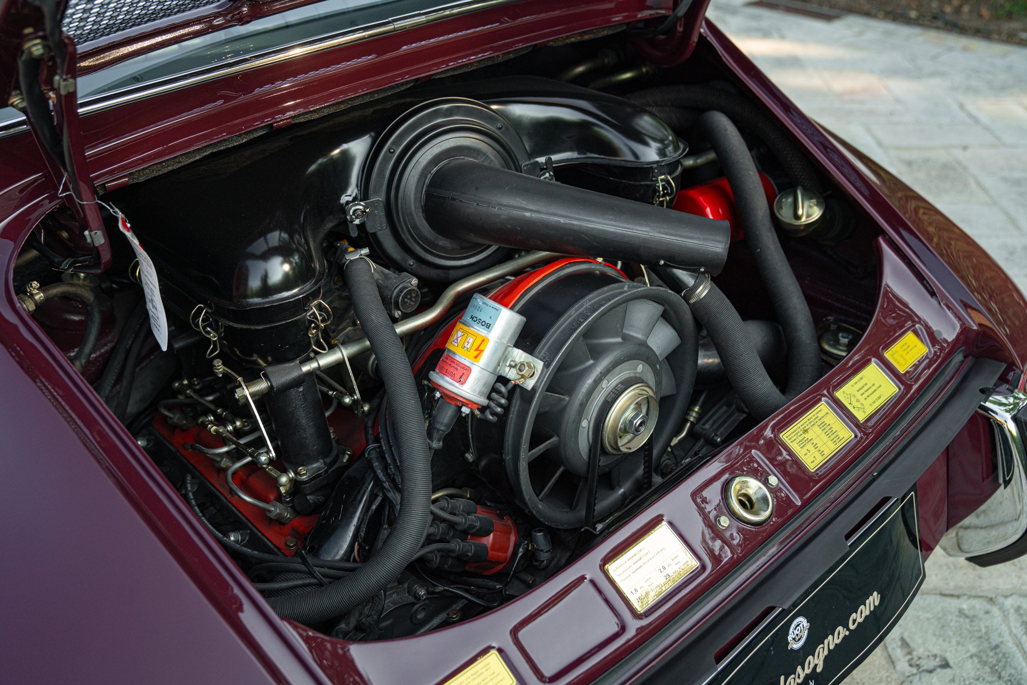 Porsche 911 2.2 S           