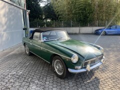 MG B Roadster