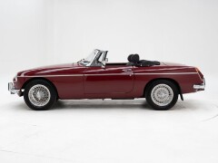 MG B \'74 