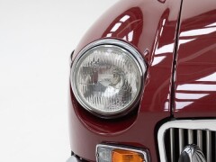 MG B \'74 
