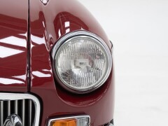 MG B \'74 