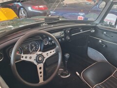 MG B Roadster