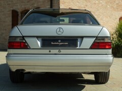 Mercedes Benz E 200 COUPE\' 