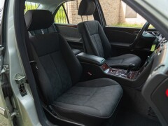 Mercedes Benz E430 V8 