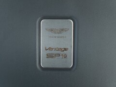 Aston Martin VANTAGE S P10 