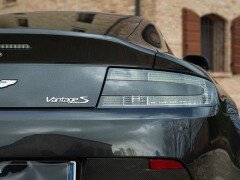 Aston Martin VANTAGE S P10 