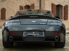 Aston Martin VANTAGE S P10 
