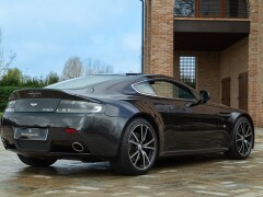 Aston Martin VANTAGE S P10 