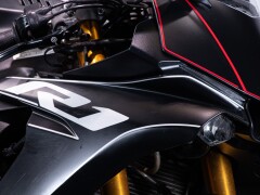 Yamaha R1 